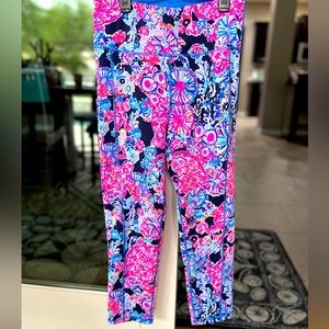 NWOT Lilly Pulitzer Luxletic size L leggings.